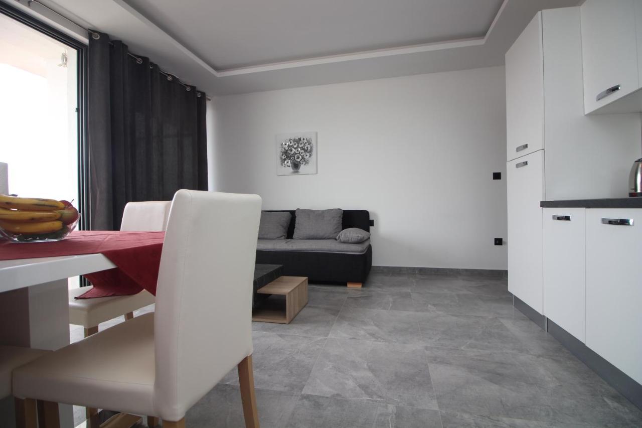 Apartments Toni Primosten Exterior photo