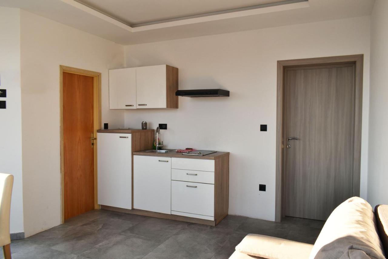Apartments Toni Primosten Exterior photo