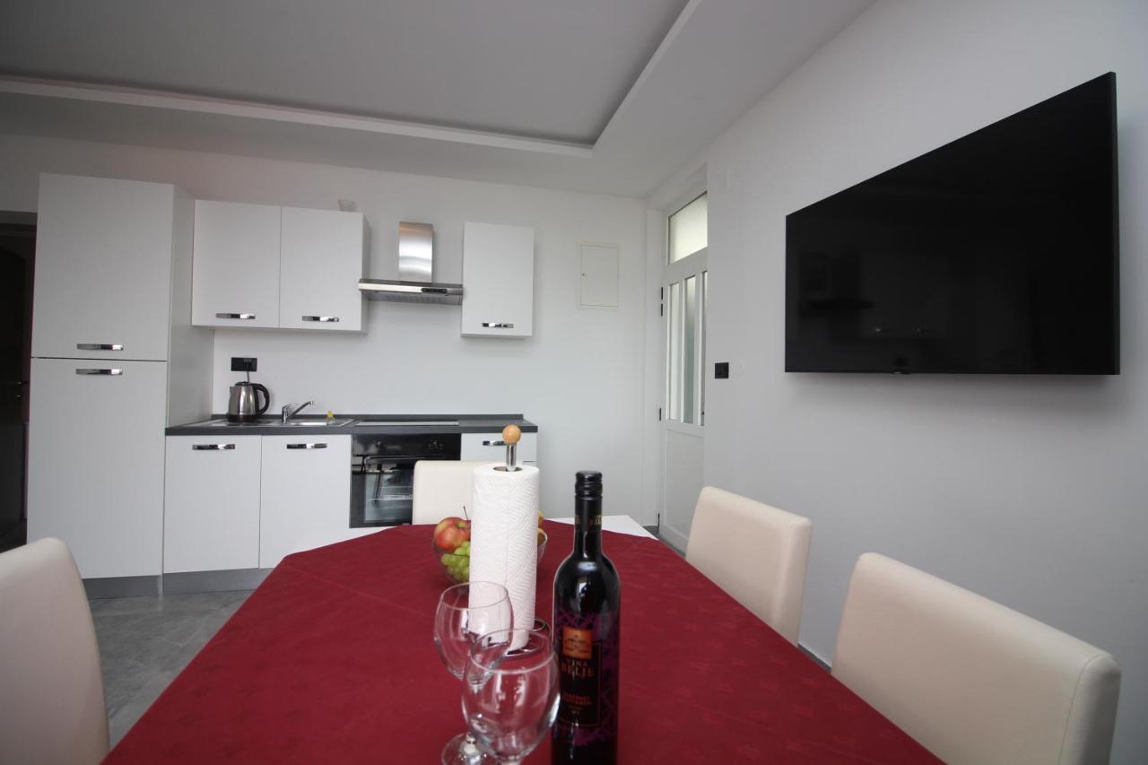Apartments Toni Primosten Exterior photo
