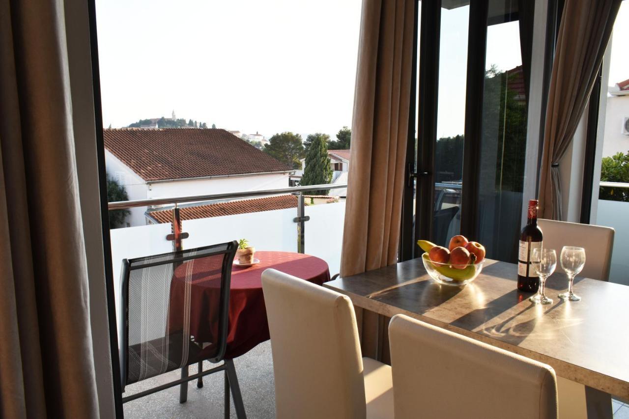 Apartments Toni Primosten Exterior photo